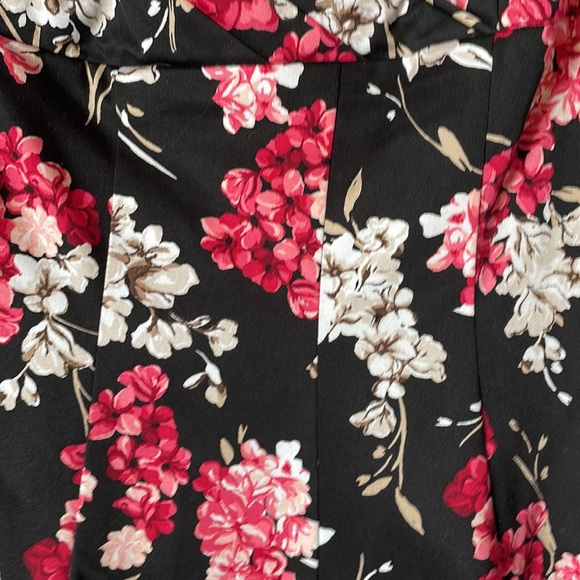 White House Black Market Women's Size 4  Fit & Flare Dress Floral - Picture 5 of 11